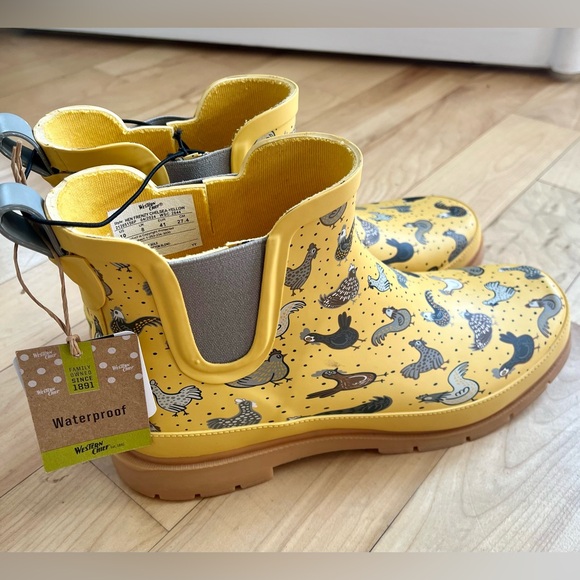 Western Chief Yellow Chicken Print Women Rain Boots - Picture 2 of 5